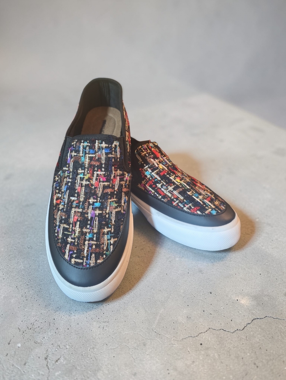 NWT MAURICES Slip-On Casual Sneakers in Multicolor Tweed SIZE 8.